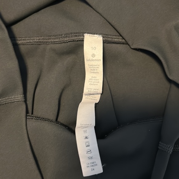 Lulu Lemon Charcoal Grey Leggings - Picture 4 of 5